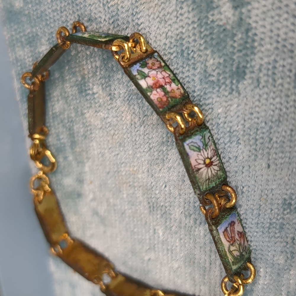 Vintage Enamel Floral Panel Bracelet Colorful Gold Tone Petite Jewelry - Picture 3 of 6